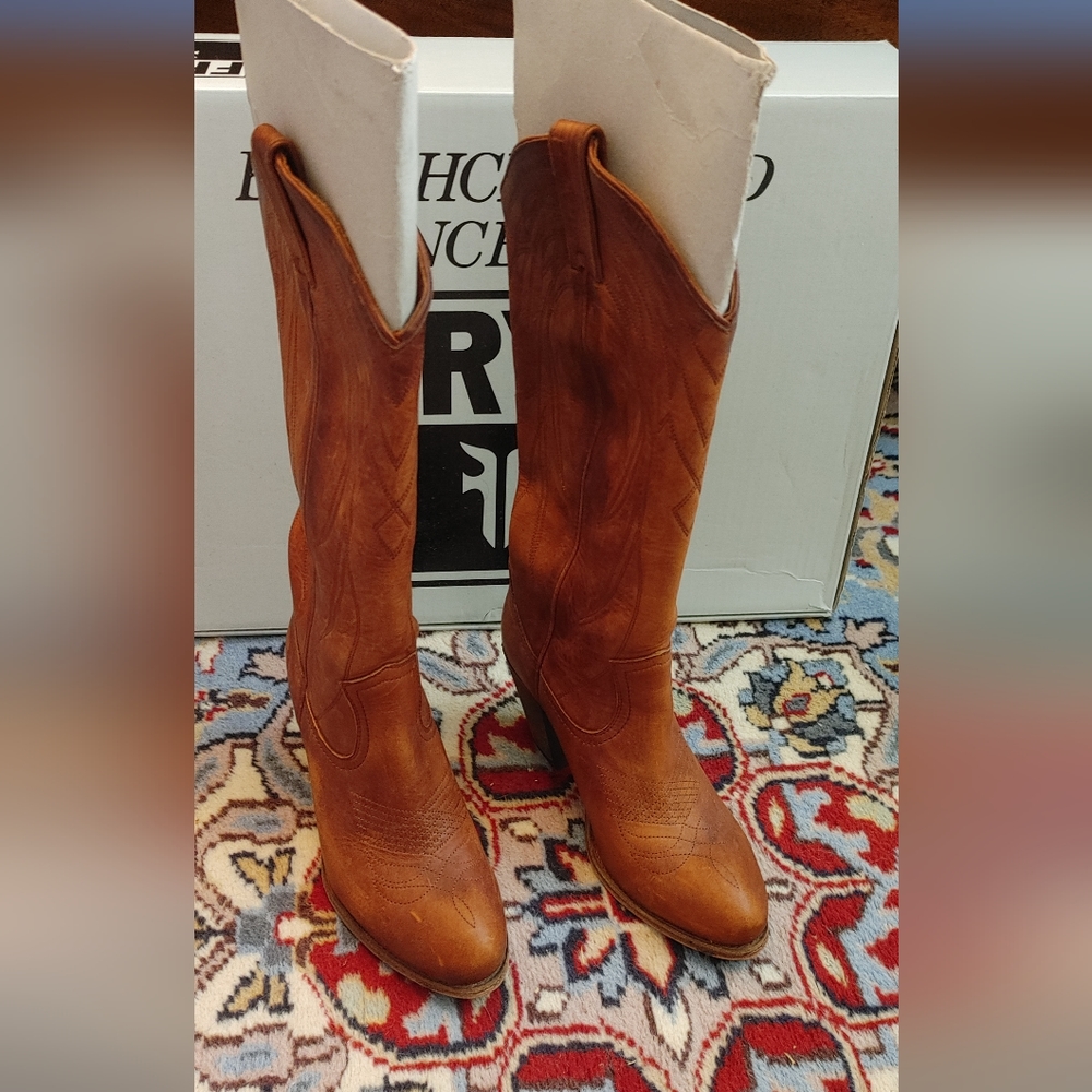 Frye Ilana Western pull on boots, 7.5, Cognac